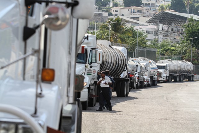 En Guerrero, los gasolineros piden no caer en compras de pánico/Cuartoscuro.