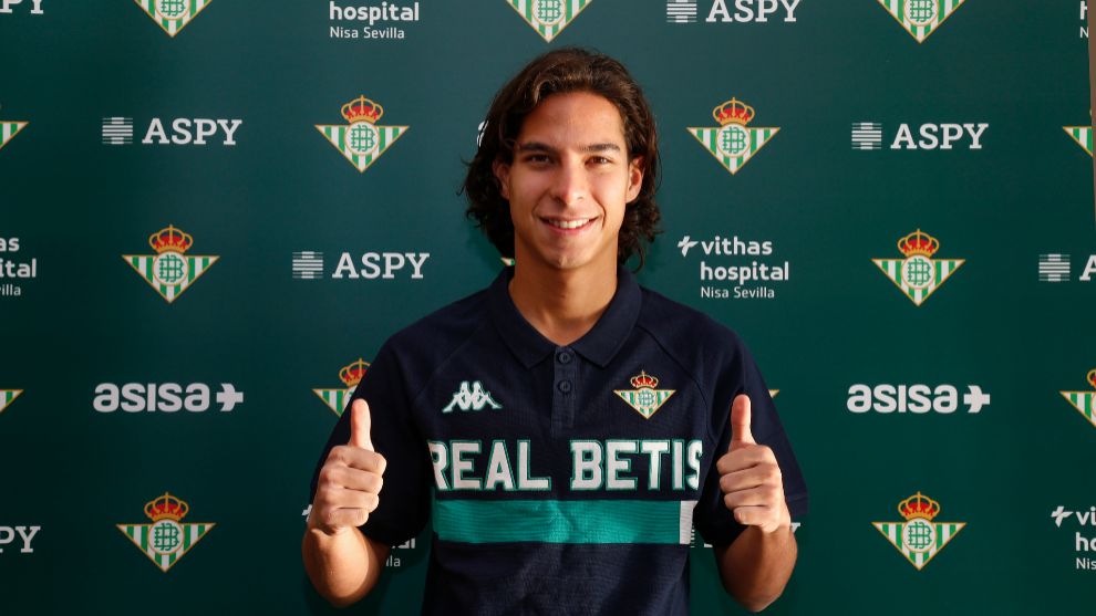 Diego Lainez superó las pruebas médicas con Real Betis (Ramón Navarro/Twitter @TreceBarras13)