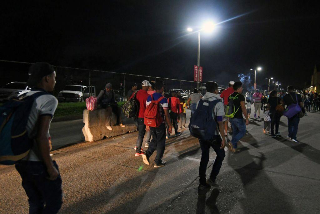 Alrededor de 13 mil hondureños han partido en estas caravanas. AFP