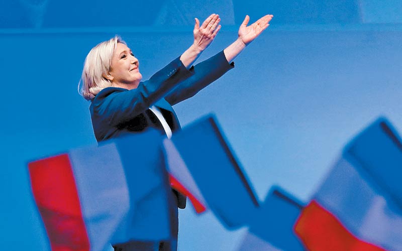 Marine Le Pen justificó los movimientos de protesta que han tomado las calles de París. (AFP)