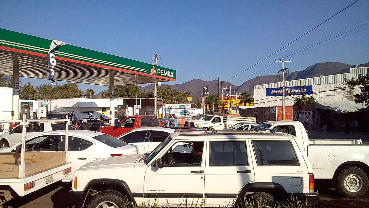En Tlajomulco existen 75 gasolineras, sin embargo solo 9 tienen producto para vender. (Víctor Hugo Ornelas)