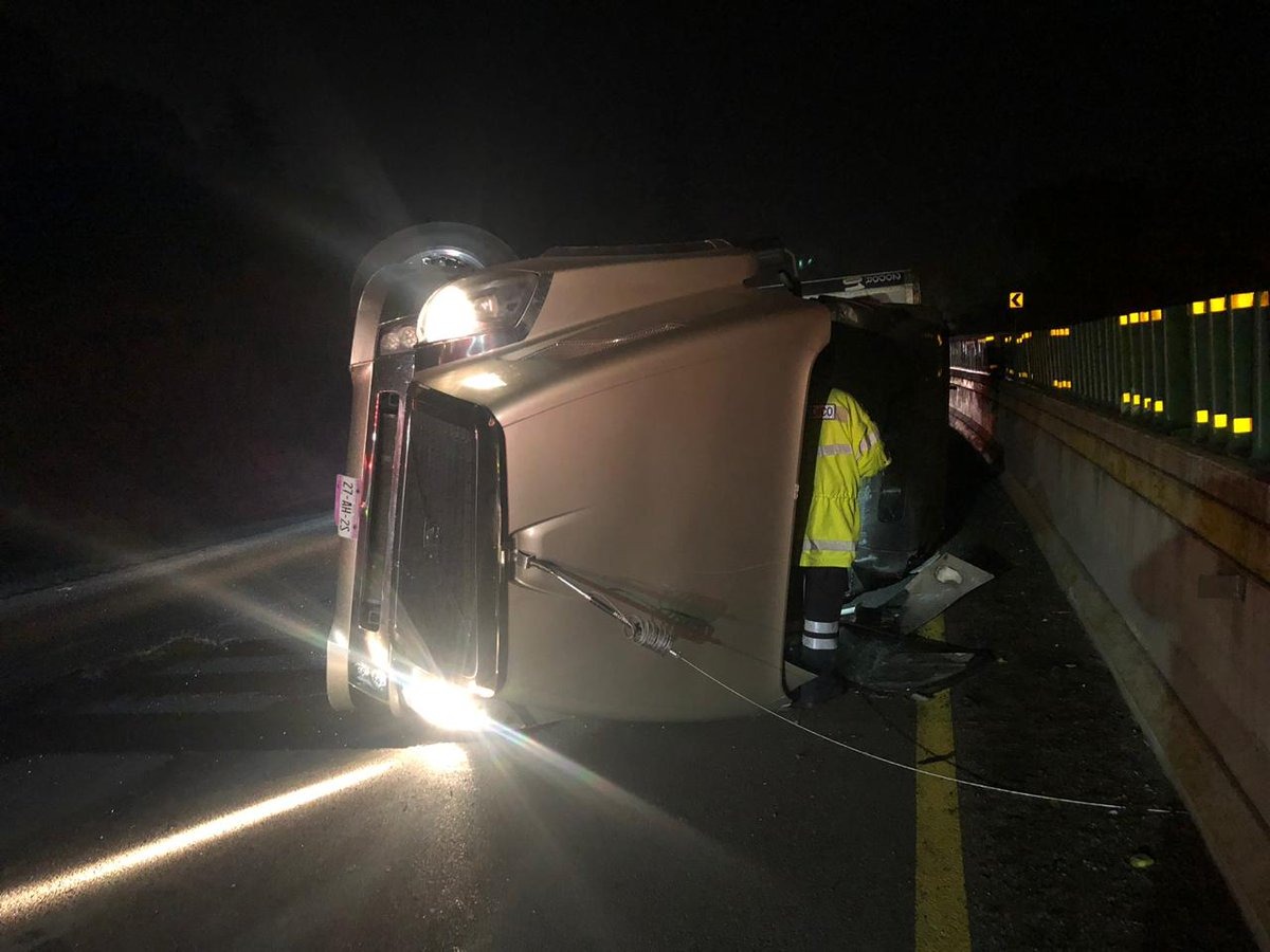 La circulación se ha visto afectada en el tramo de la colonia San Miguel Topilejo, alcaldía Tlalpan.