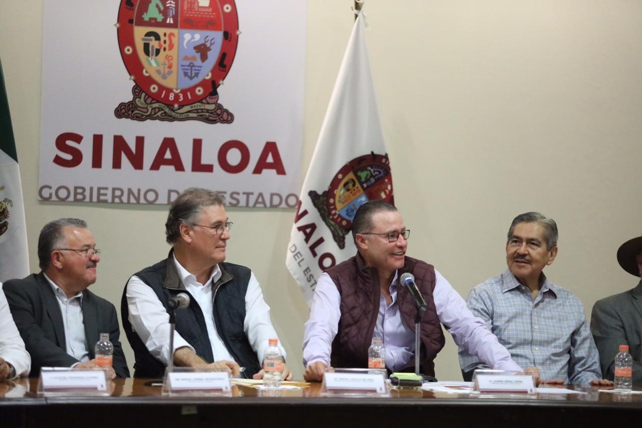 El gobernador presentó los cambios en Palacio de Gobierno.