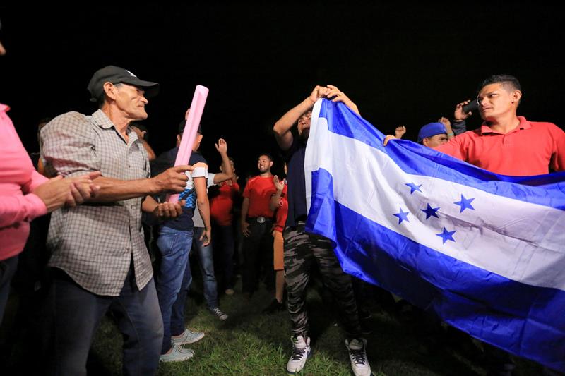 Unos mil migrantes partieron de San Pedro Sula, Honduras, con rumbo a EU. (EFE)