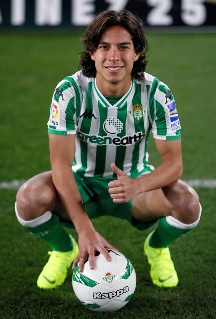 Diego Lainez podría debutar pronto con el Betis (EFE)