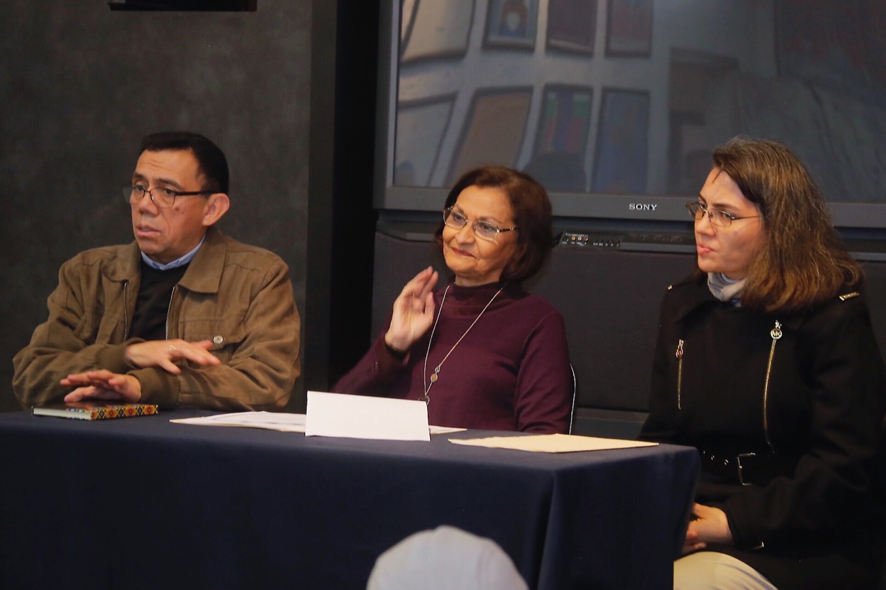 Se pretende presentar una visión general de la filosofía y el arte griego, relacionada con la mitología. (Óscar Wong)