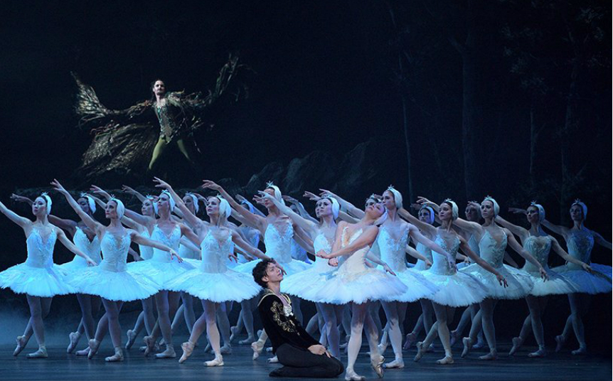 El bailarín Isaac Hernández durante una de las presentaciones en el Coliseo de Londres. (Twitter: @ENBallet)