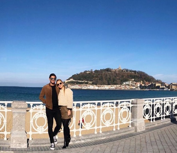 El delantero mexicano se encuentra que vacaciones en España (@carlosv11_)