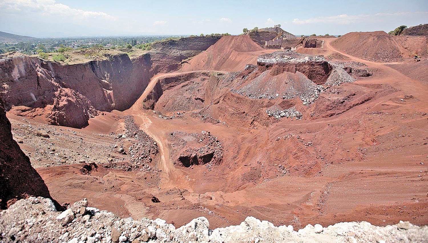 Mina localizada en el km 43 de la carretera federal Texcoco-Calpulalpan. (Omar Franco)