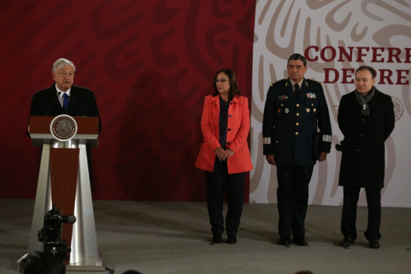 El Presidente estuvo acompañado los secretarios de Seguridad y de la Defensa, Alfonso Durazo y el general Cresencio Sandoval. |Octavio Hoyos