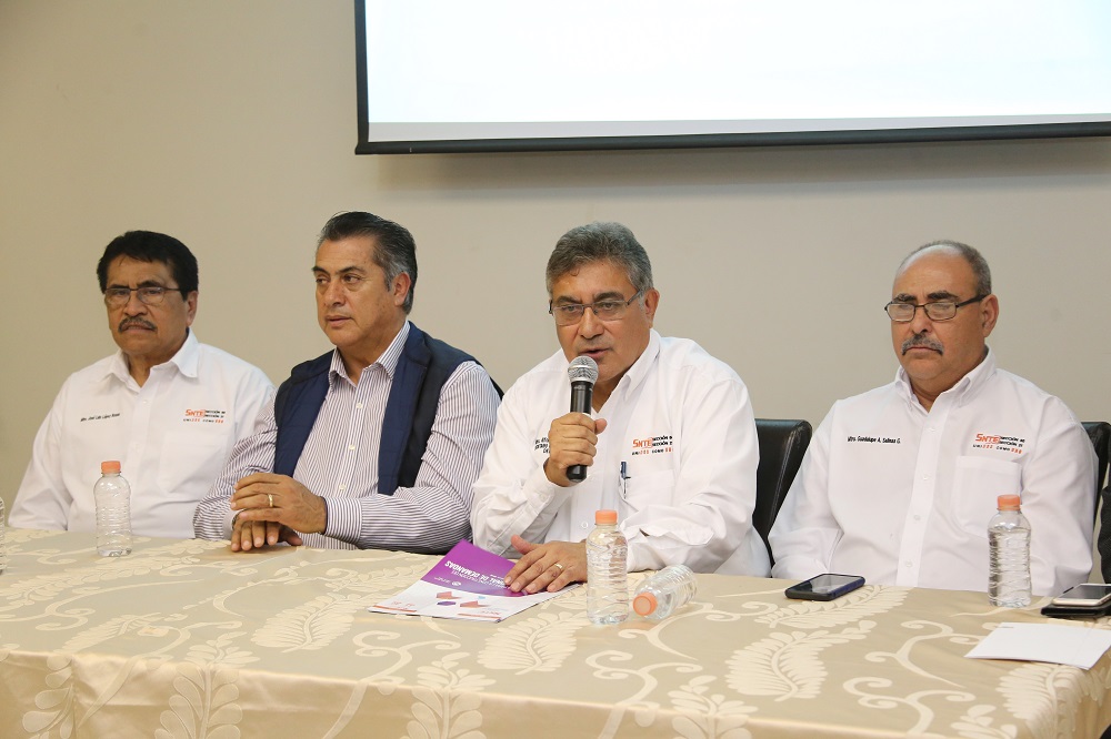 La clínica dará servicio a maestros de las secciones 50 y 21 con problemas psicológicos, de estrés y obesidad. (Leonel Rocha)