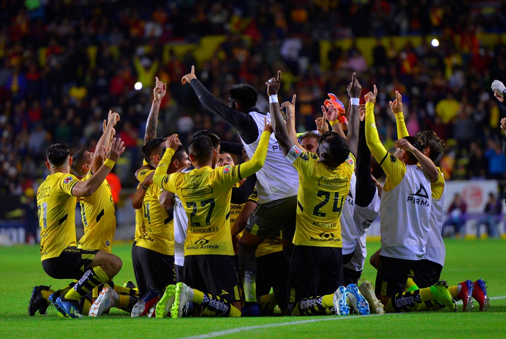 Jugadores de Monarcas en festejo de gol (Imago7)