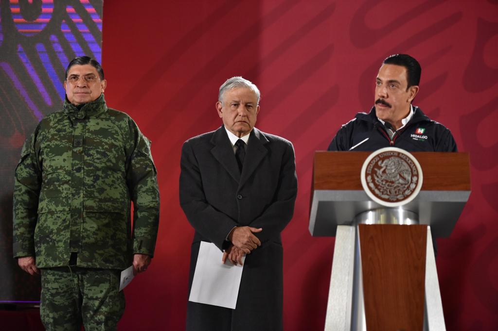 AMLO dice que operativo contra 'huachicol' no es militar/Especial.