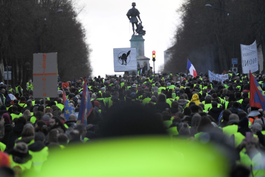 Alrededor de 84 mil chalecos amarillos se manifestaron por décima semana consecutiva. (AFP)