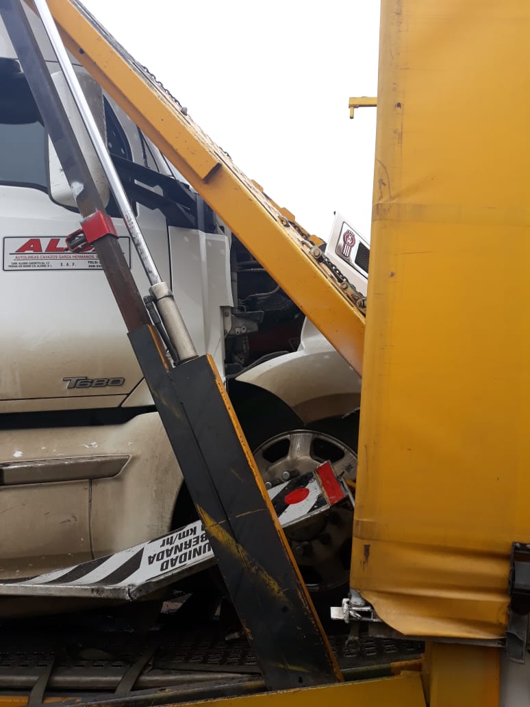 El accidente ocurrió cerca de la 1 de la tarde en el kilómetro 221 con dirección a Puebla  (Especial)