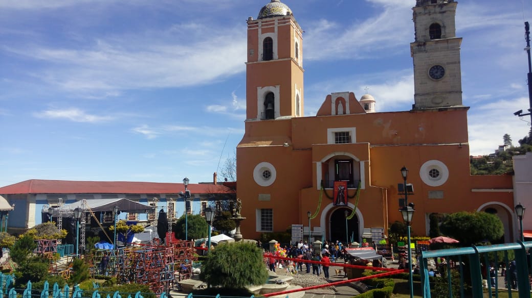 Disfrutan del último día de la Feria dedicada al Señor de Zelontla. (Elizabeth Hernández)
