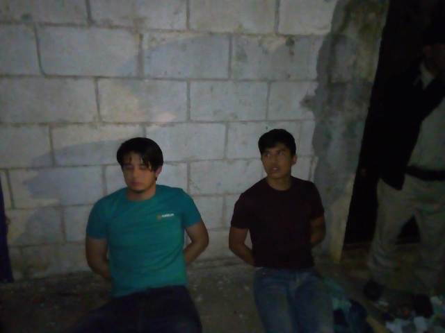 Los dos jóvenes fueron retenidos por los vigilantes nocturnos, después quedaron a disposición de la Policía Estatal.