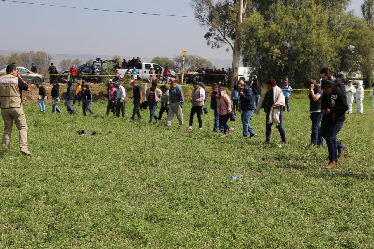 Personal de la Comisión de Derechos Humanos asesora a familiares de heridos tras incendio en Tlahuelilpan. (Jorge Sánchez)