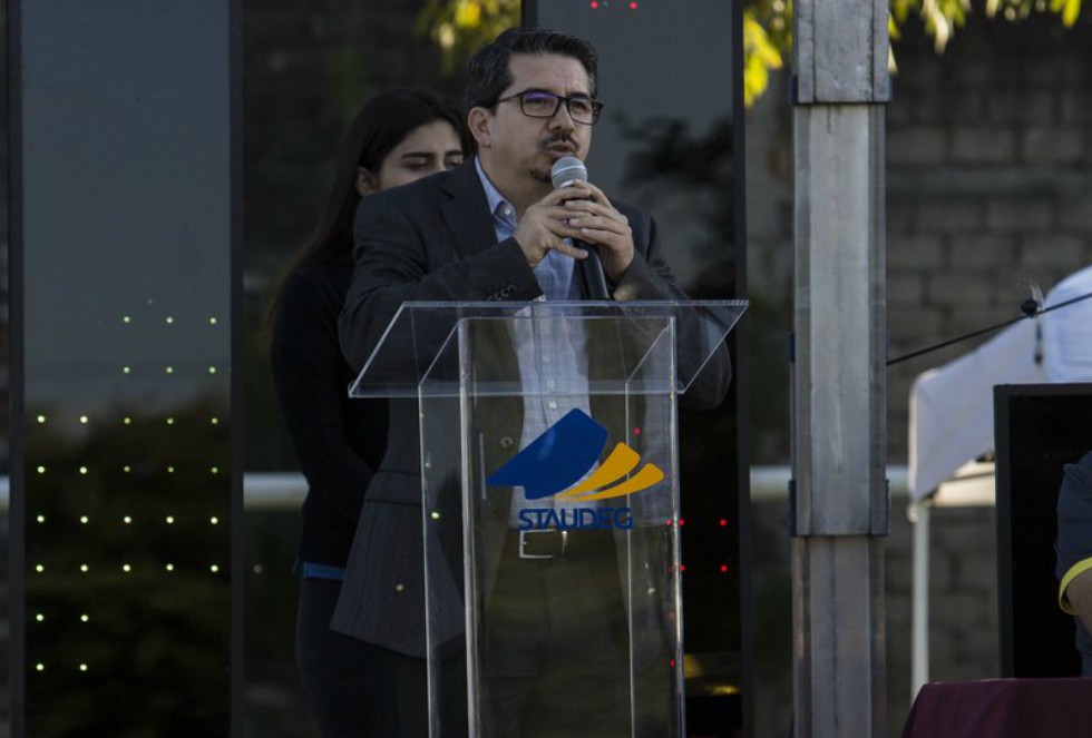 Alberto Castellanos combinaba la gestión con sus actividades al frente de los Leones Negros, así como en la Universidad de Guadalajara. (Cortesía)