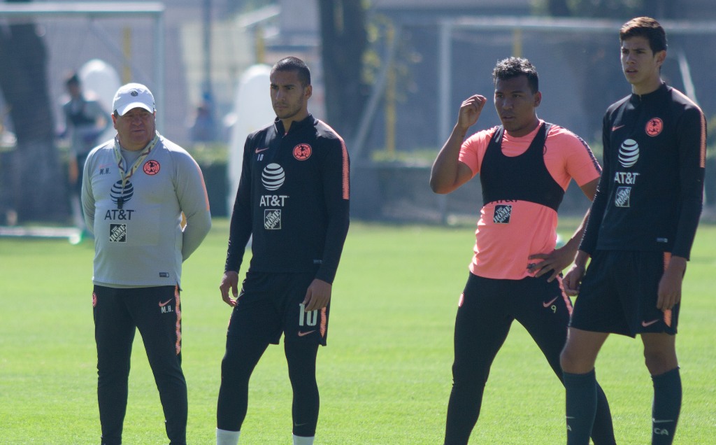 Roger y Cecilio en el entrenamiento del América (Imago7)