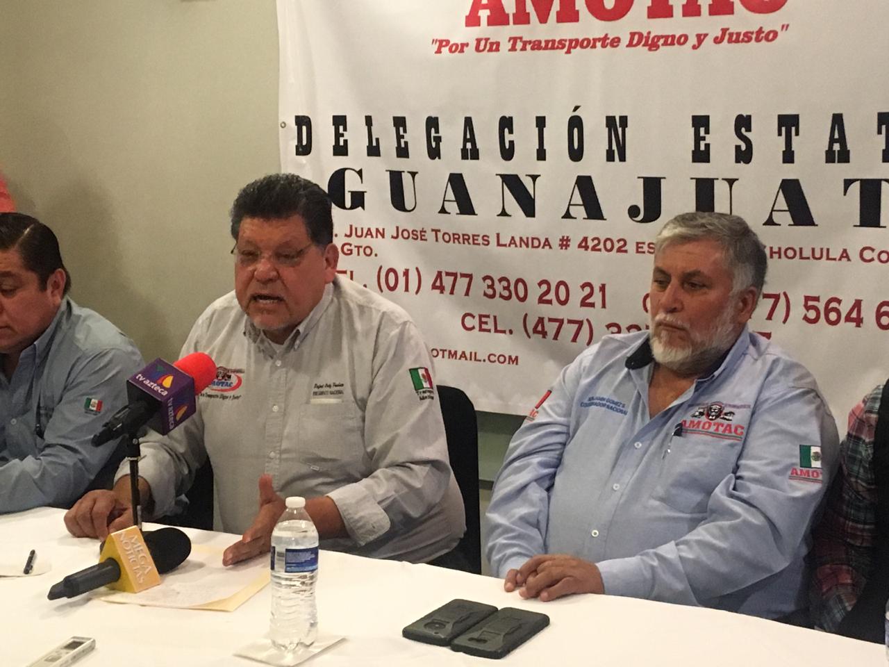 Denuncian transportistas pérdidas millonarias por desabasto de gasolina