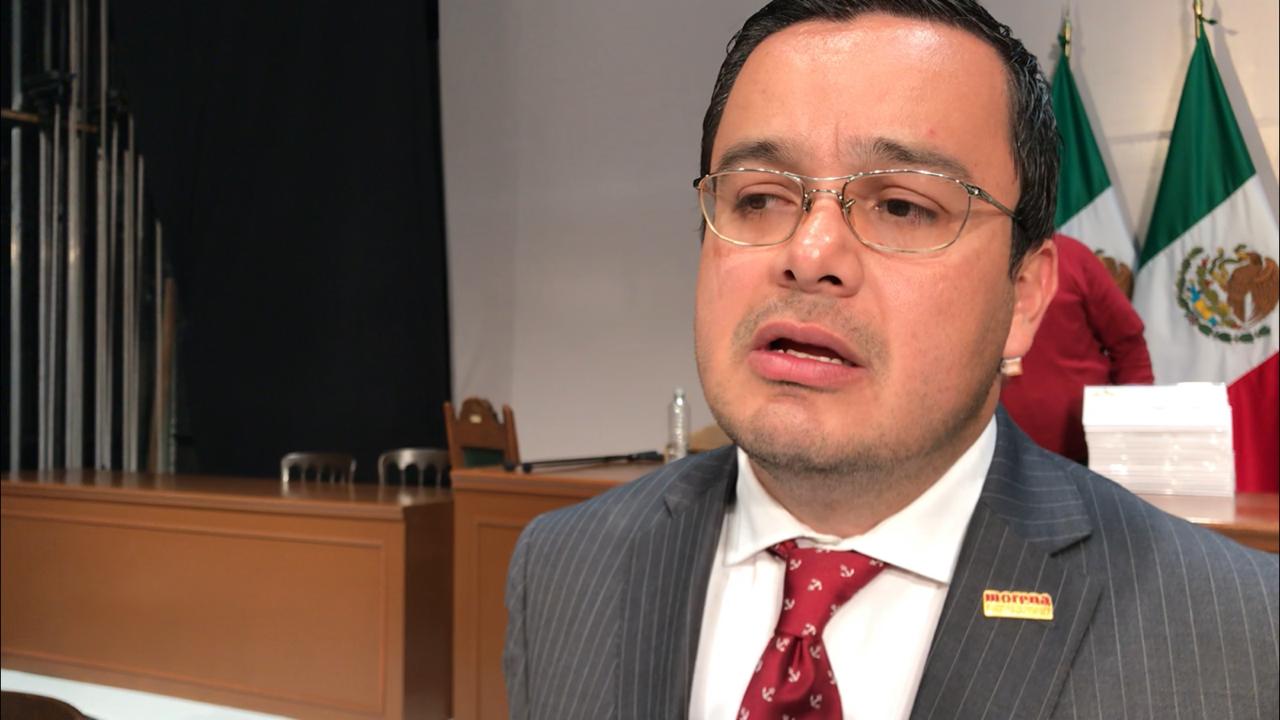 Ernesto Prieto Gallardo (Carlos OLvera)
