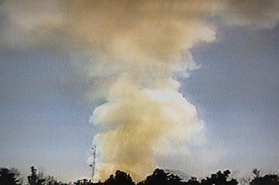 El fuego ocurrió cerca del área de canchas del CCH Oriente. | Twitter @C5_CDMX