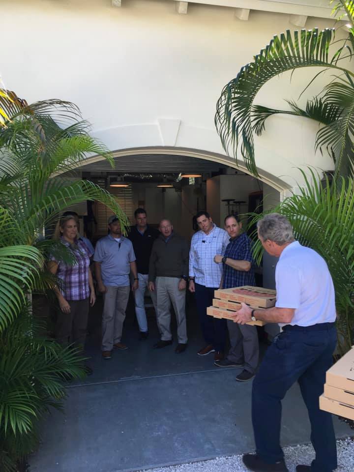 El ex presidente George W. Bush agradeció a los elementos del Servicio Secreto por trabajo tras cierre de gobierno (Tomada de georgewbush en Facebook)