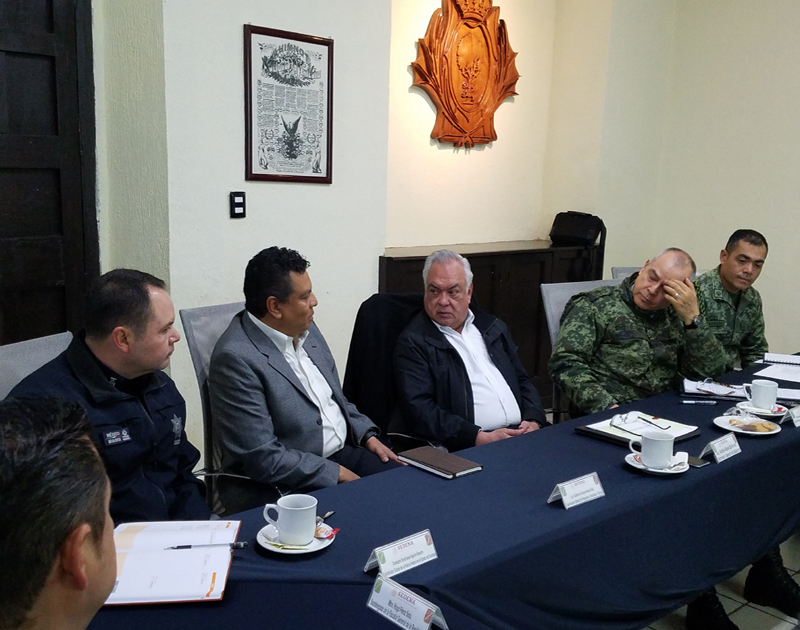 Reunión con el comandante de la Décima Zona Militar, General Jesús Arévalo Espinoza. (Especial)