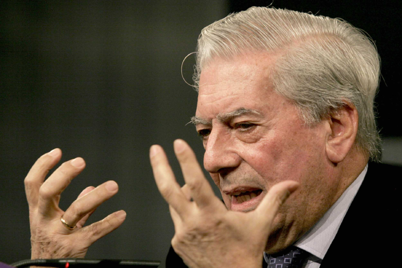 Vargas Llosa reprochó al PEN su apoyo "a un movimiento racista y supremacista". (Foto: Notimex)