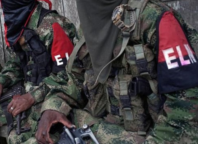 Al ataque se suma a un ataque con granada ocurrido horas antes en la misma zona, atribuido por autoridades a la guerrilla ELN.