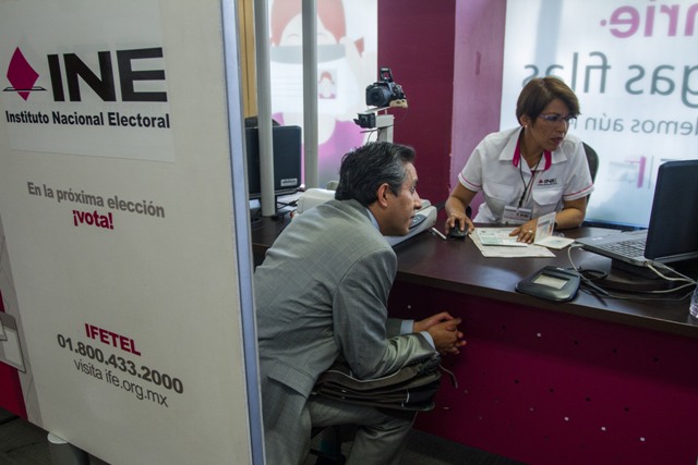 De acuerdo con el INE, el recorte pone en riesgo labores sustantivas como la credencialización/Cuartoscuro.