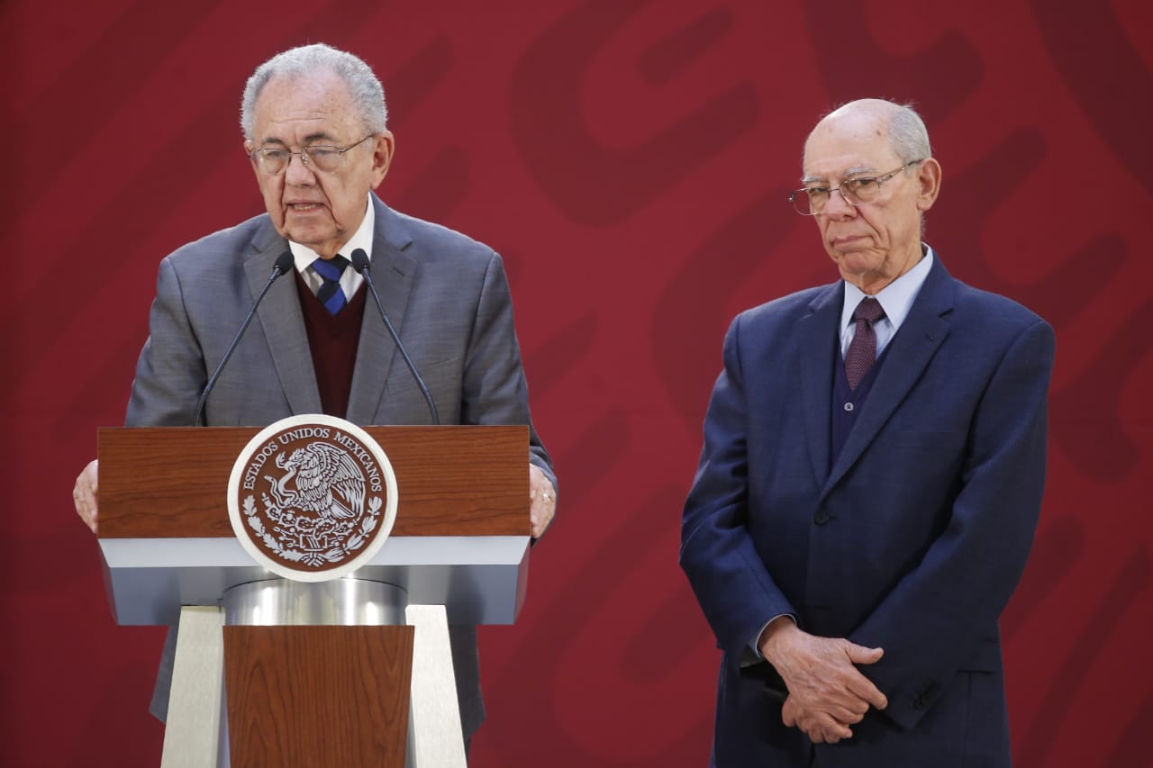 Javier Jiménez Espriú y Carlos Morán Moguel, de la Secretaría de Comunicaciones y Transportes/Araceli López.