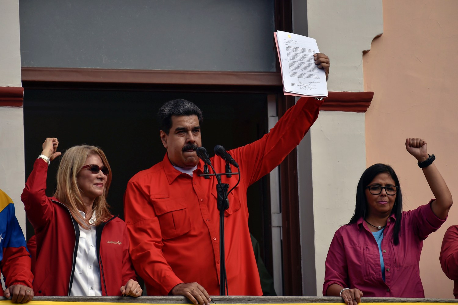 Nicolás Maduro llamó a las fuerzas militares la "máxima unión". (AFP)