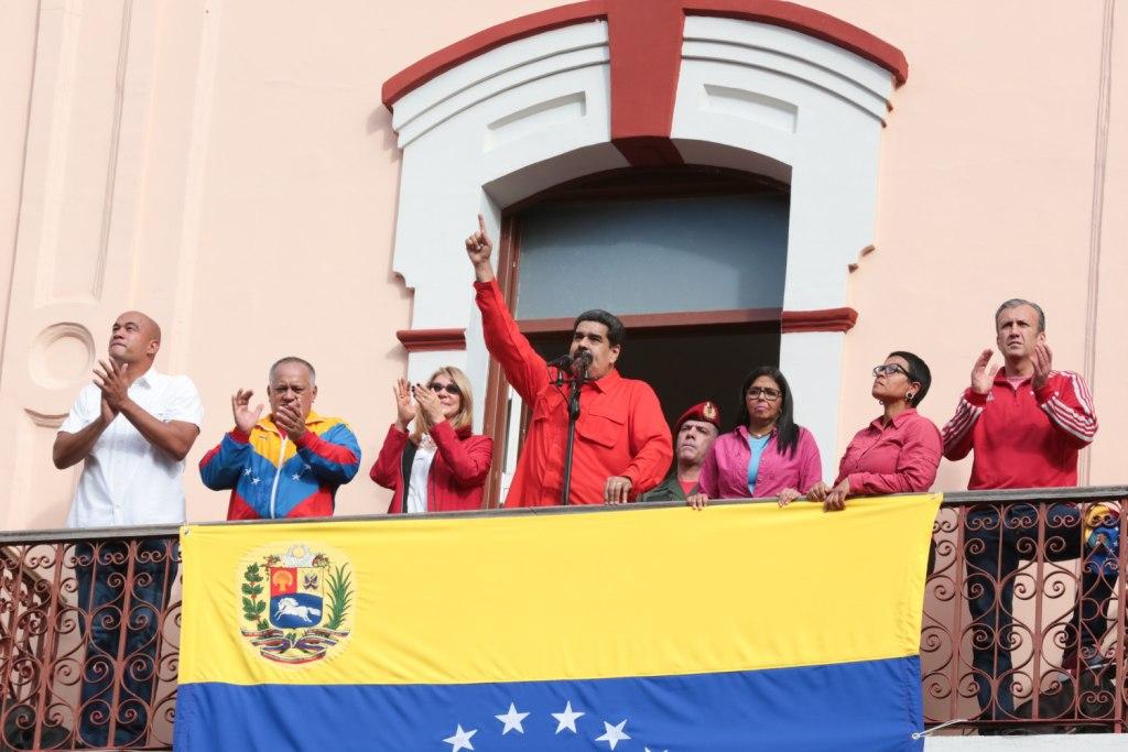 Nicolás Maduro se pronunció en contra del autonombramiento de Juan Guaidó como presidente interino de Venezuela (EFE)