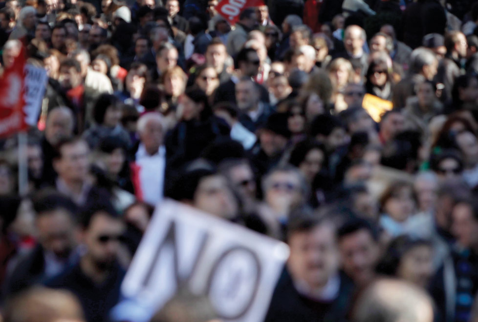 Pese a las protestas por la reforma bancaria y laboral, España resulta atractiva para invertir (AP).