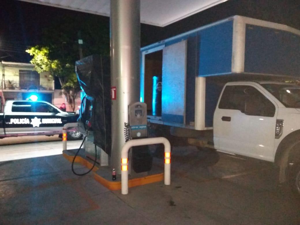 Los tinacos se encontraban a la mitad de su capacidad y sin ninguna medida de seguridad. (Cortesía)