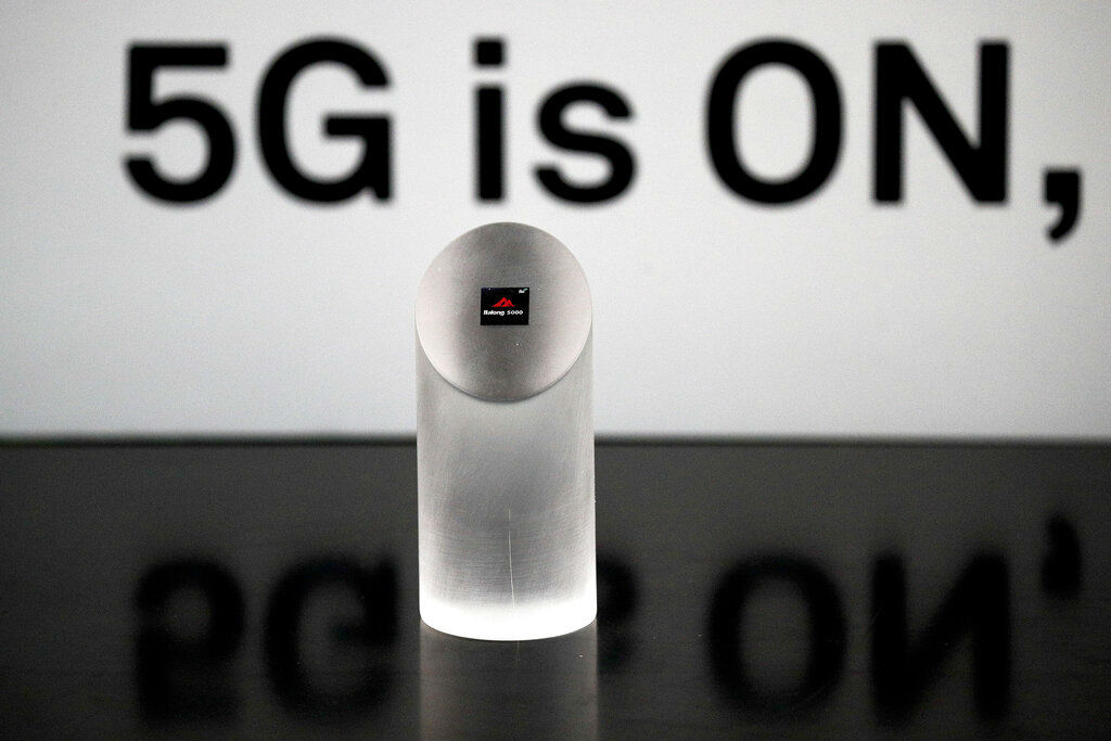 El chip permitirá al teléfono, que se presentará en Barcelona, funcionar con red 5G. (AP)
