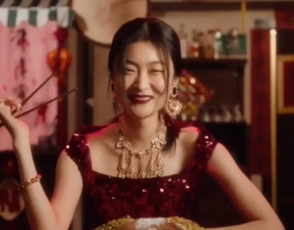 El comercial de Dolce & Gabbana fue altamente criticado por su insensibilidad. (Especial)