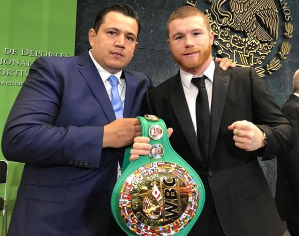 Eddy Reynoso con Canelo Álvarez (Instagram: caneloteam)