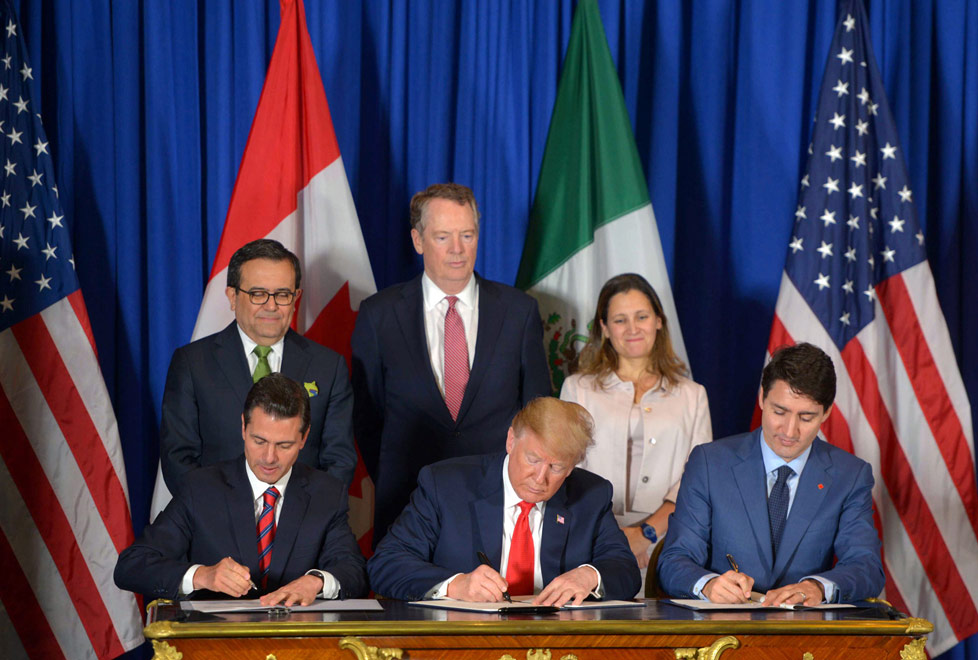 Enrique Peña Nieto, expresidente de México; Donald Trump, presidente de EU, y Justin Trudeau, primer ministro de Canadá, firmaron el acuerdo comercial