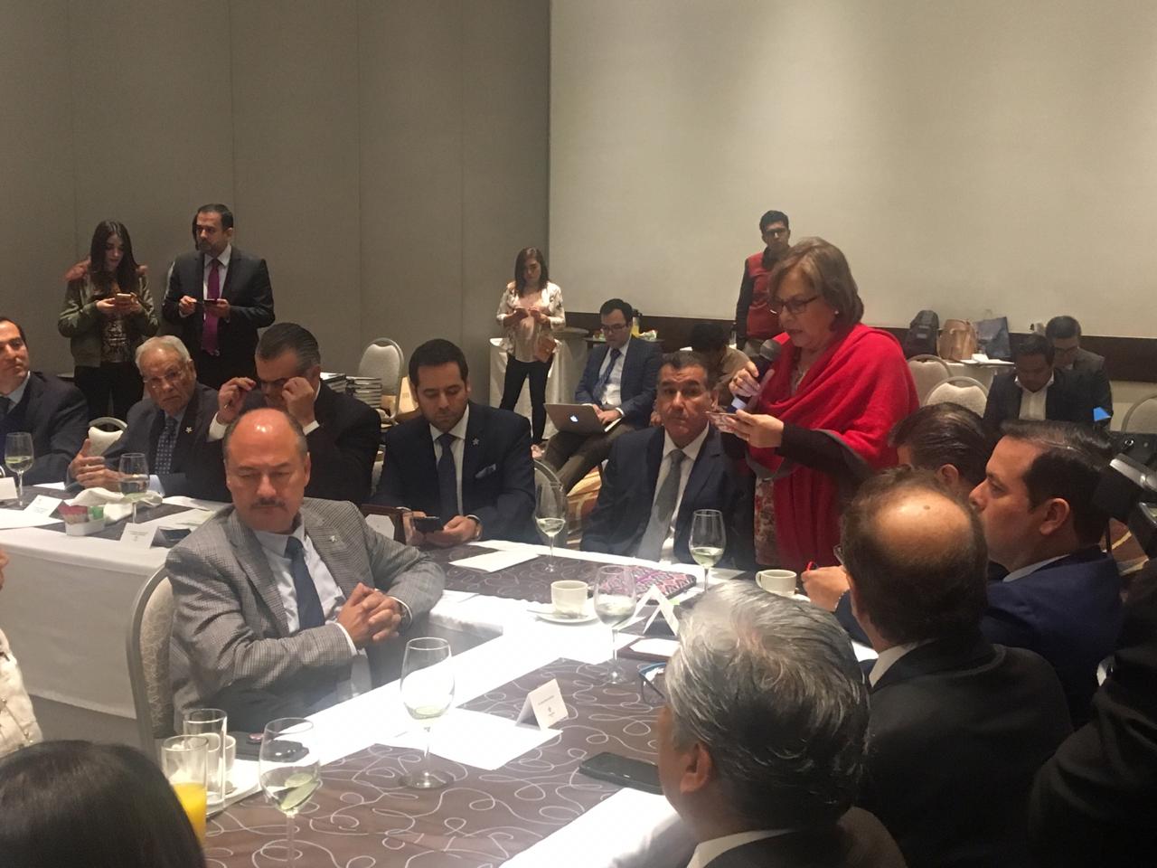 Reunión de industriales con diputados y senadores