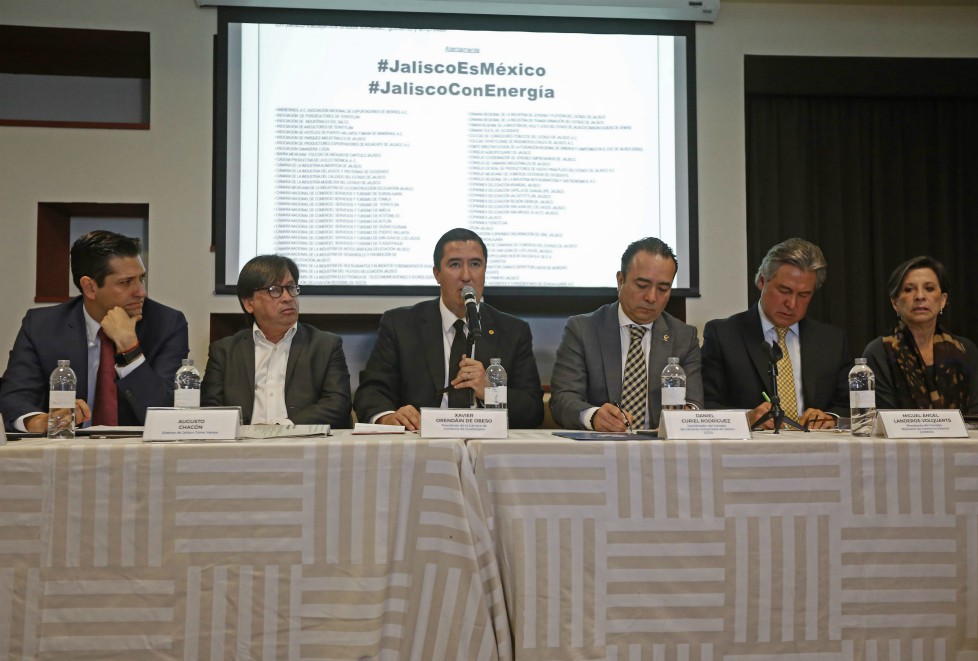 En rueda de prensa se informó que las afectaciones suman mil millones de pesos diarios, de los cuales 20 por ciento corresponden a Jalisco. (Fernando 