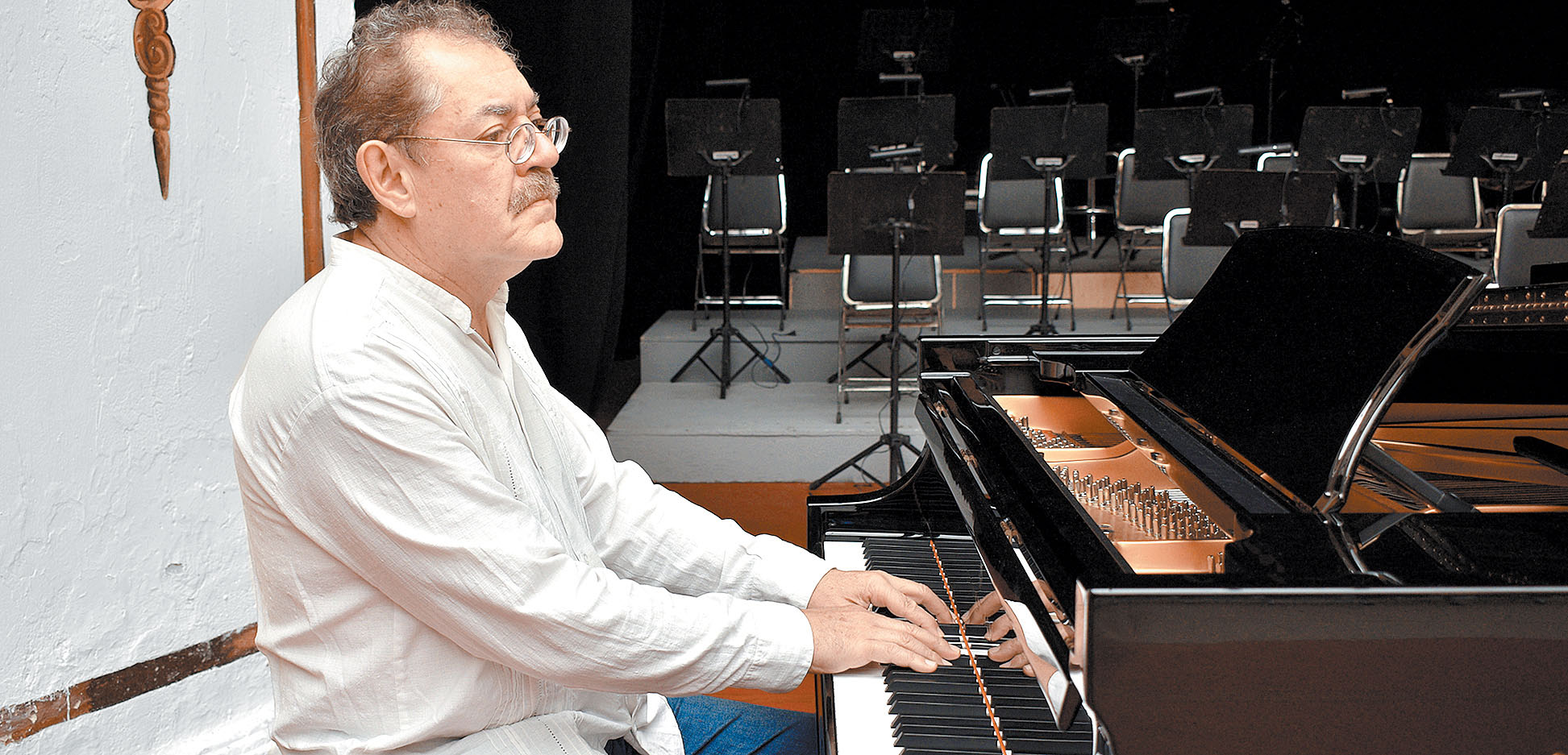 Tuvo la fortuna de desenvolverse cuando la XEW tenía una época esplendorosa, en el mundo musical de los 60 y los 70. (Xavier Quirarte)