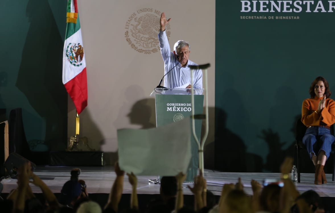 El presidente Andrés Manuel López Obrador durante la presentación de los programas para el bienestar en Sinaloa (Javier Ríos)