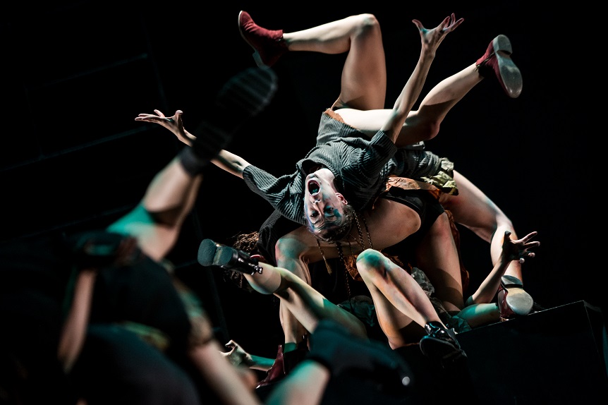 'La Caída', presentada por la Compañía de Danza Experimental de Lola Lince.  (Cortesía)