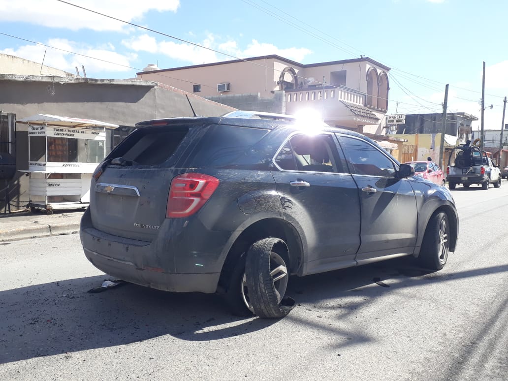 Camioneta usada por los civiles armados.