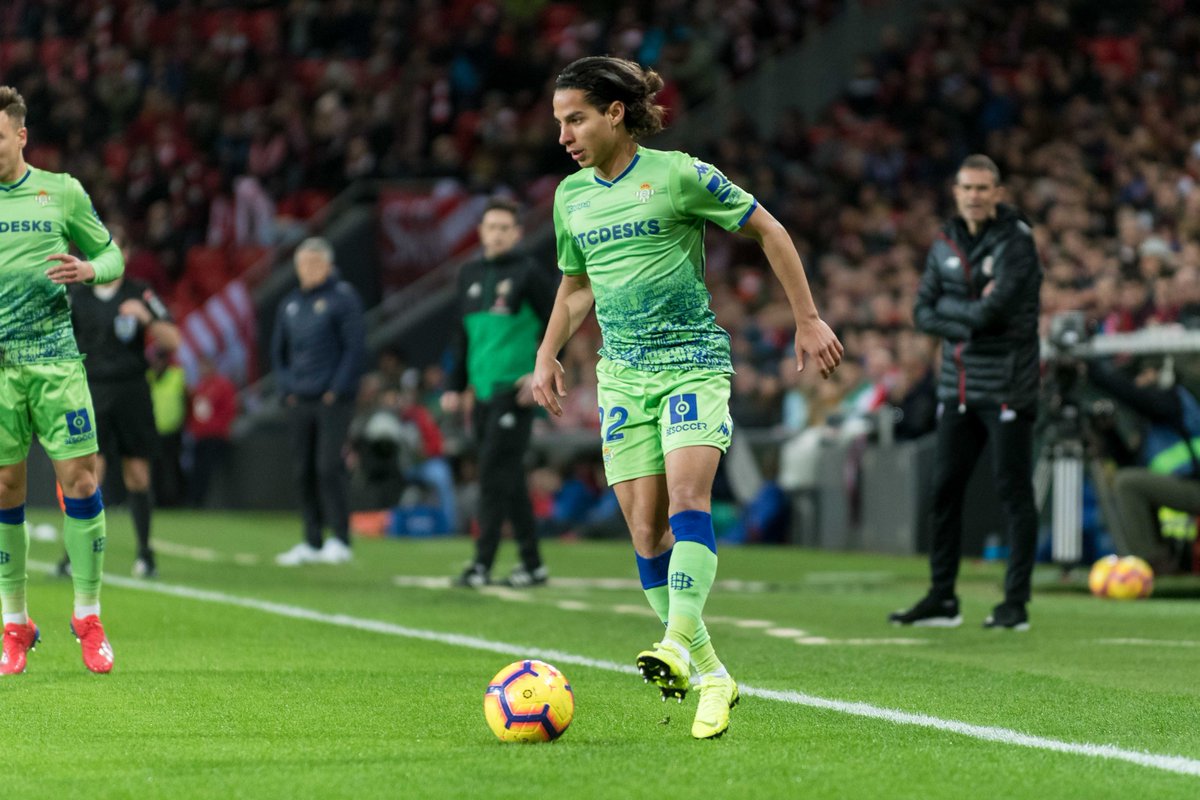 Diego Lainez fue titular por primera vez con el Real Betis (Twitter @RealBetis)