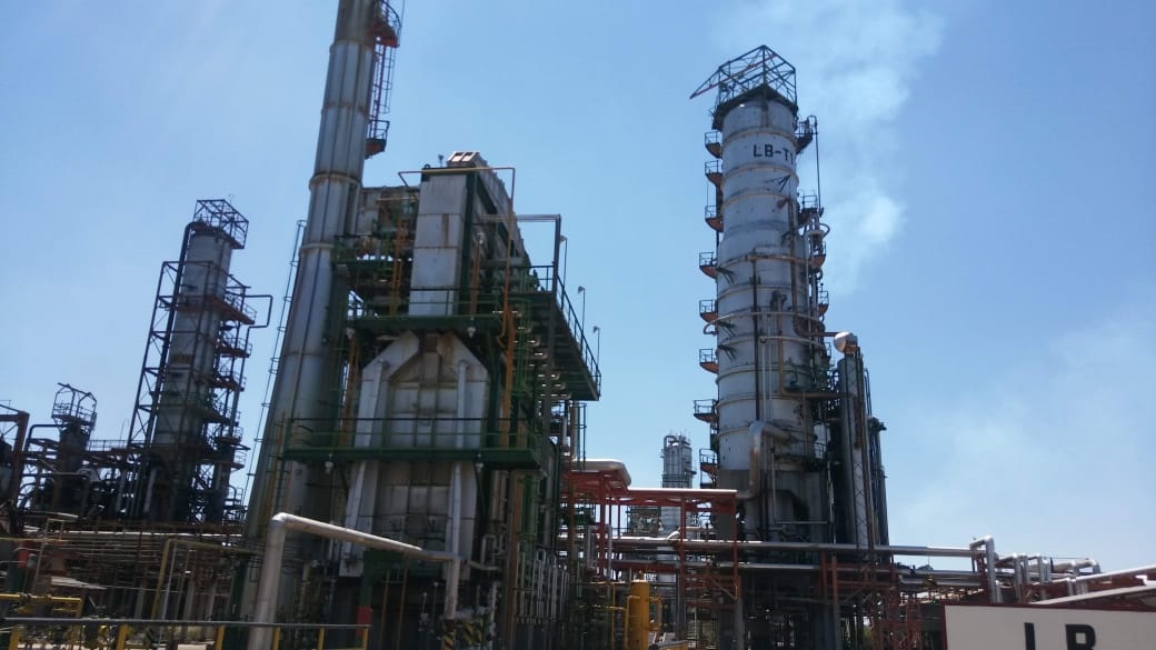 Cae 51 % en seis años producción de refinados de Pemex