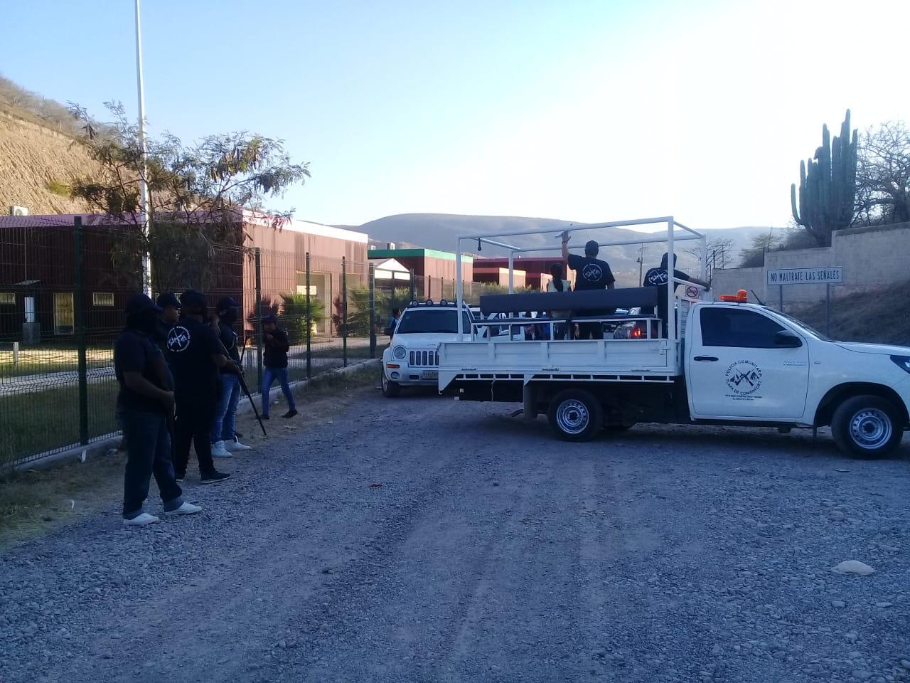 Los civiles armados realizaron recorridos en Tlapa. (Rogelio Agustín Esteban)